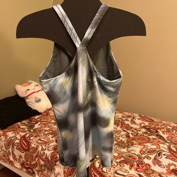 Athleta Tank With Built in Bra - Picture 3 of 6